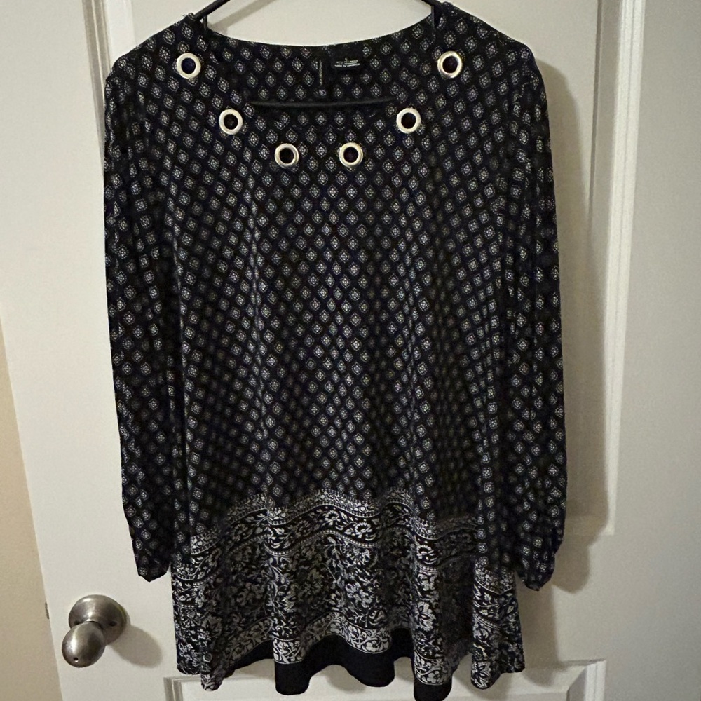 New Directions Black  and White Patterned Women's Top